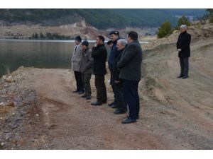 GÜNCELLEME - Uşak'ta göletteki sızıntı nedeniyle 2 köy tedbiren boşaltıldı