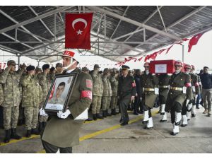 İdlib şehidi Tankçı Sözleşmeli Er Mecit Demir Gaziantep'te son yolculuğuna uğurlandı