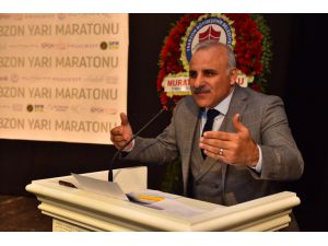 40. Uluslararası Trabzon Yarı Maratonu'nda dereceye girenlere ödülleri verildi