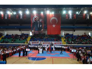 Okullar Arası Küçükler ve Yıldızlar Kick Boks Türkiye Birinciliği, Kütahya'da başladı