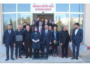 AK'li Usta, Erzincan'da Siyaset Akademisi'nin açılış dersinde konuştu: