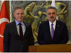 AK Parti Genel Başkan Yardımcısı Hayati Yazıcı Gaziantep'te ziyaretlerde bulundu