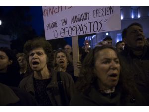 Atina'da "kapalı mülteci kampı" kararı protestosu