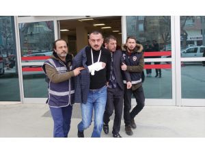 Konya'da silah ve bıçakla market soymaya çalışan 3 şüpheli yakalandı