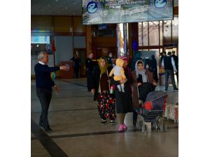 Avrupa'ya gitmek isteyen Eskişehir'deki düzensiz göçmenler otogara akın etti