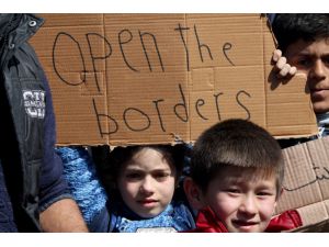 Edirne'de göçmen çocuklardan "sınırları açın" çağrısı