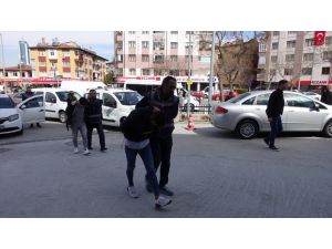 Konya'da Suriye uyrukluları gasbettiği ileri sürülen 8 zanlıdan 4'ü tutuklandı