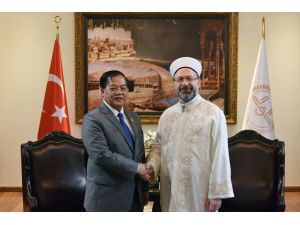 Diyanet İşleri Başkanı Erbaş Kamboçyalı Bakan Hassan ile görüştü