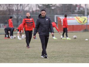 Eskişehirspor Teknik Direktörü Mustafa Özer oyuncularına güveniyor