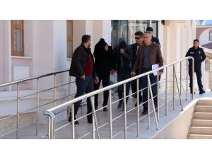 Konya'da hırsızlık yaptıkları iddiasıyla 8 şüpheli yakalandı