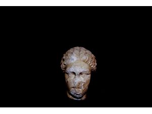 Antalya Müzesi'nde 48 yıldır sergilenen portre heykelin Sappho olduğu belirlendi