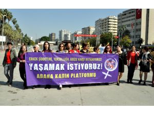 Adana'da 8 Mart Dünya Kadınlar Günü mitingine erkekler alınmadı