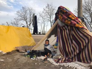 Sığınmacıların Avrupa yolunda "umutlu" bekleyişleri devam ediyor