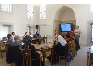 İbn Haldun Üniversitesi, Müslüman ve Hristiyan bilginleri bir araya getiriyor