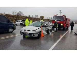 Kocaeli'de ciple otomobil çarpıştı: 1 ölü, 1 yaralı
