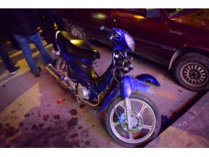 Düzce'de motosiklet park halindeki 3 araca çarptı