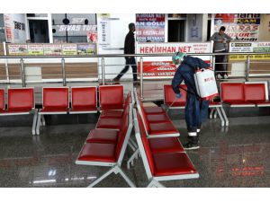 Sivas otobüs terminalinde Kovid-19'a karşı ilaçlama yapıldı