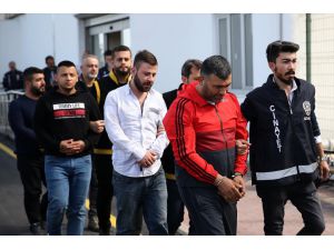 Adana'daki 4 kişinin yaralandığı otopark kavgasında bir kişi tutuklandı