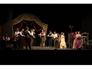 Kayseri Devlet Tiyatrosunun ilk oyunu "Fehim Paşa Konağı" sahnelendi