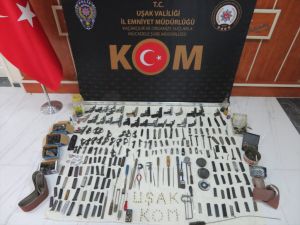 Uşak'ta silah ticareti ve ihaleye fesat karıştırma operasyonu: 13 gözaltı