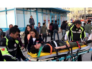 Muğla'da motosiklet yayaya çarptı: 2 yaralı