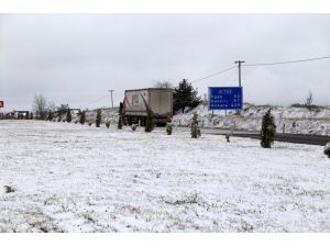 Kastamonu'da kar yağışı etkili oluyor