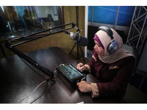 Gazze'de, koronavirüsün engellediği eğitim radyo ve sosyal paylaşım siteleri üzerinden veriliyor