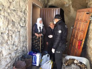Aksaray'da 65 yaş ve üstündekilerin ihtiyaçlarını "Vefa Sosyal Destek Grubu" karşılıyor