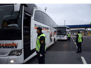 İstanbul'da jandarmadan yolcu otobüslerinde koronavirüs denetimi