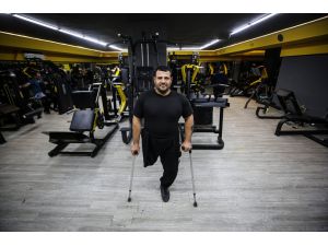 Gazzeli ampute antrenör azmi ve başarısıyla kendisine hayran bırakıyor