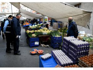 Bahçelievler'de semt pazarlarının koronavirüs düzenlemesine uyup uymadığı denetlendi