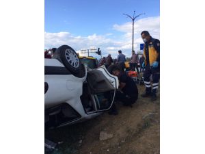 Burdur'da ticari taksi ile otomobil çarpıştı: 1 ölü, 5 yaralı