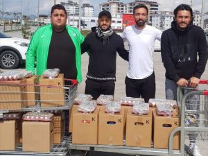 Serik Belediyesporlu futbolculardan ihtiyaç sahibi vatandaşlara gıda yardımı