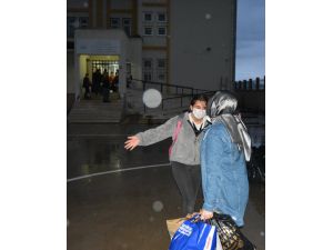 Gaziantep’te gözetim süresi biten öğrenciler ailelerine kavuştu