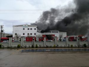 Kahramanmaraş'ta tekstil fabrikasında çıkan yangın hasara neden oldu