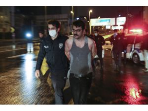 İstanbul’da polisten kaçmaya çalışan otomobildeki 3 şüpheli yakalandı