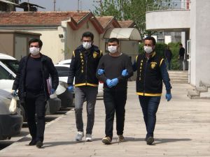 Adana'da emeklileri dolandıran zanlı, polisin "yardım ekibi" oyunuyla yakalandı