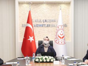 Bakan Zehra Zümrüt Selçuk, TÜRMOB ve TOBB Başkanlarıyla "kısa çalışma ödeneği"ni görüştü