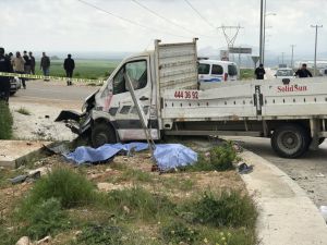 Adana’da iki aracın çarpıştığı kazada 3 kişi hayatını kaybetti
