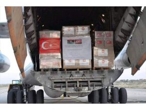 Türkiye'nin gönderdiği sağlık malzemeleri Libyalı yetkililere teslim edildi