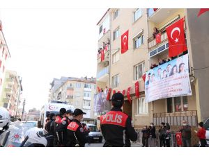 Edirne'de kavga ihbarıyla çağırdıkları polis ve sağlık ekiplerine sürpriz yaptılar