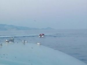 Muğla'da açıklarında Yunan Sahil Güvenlik unsurlarınca geri itilen 6 sığınmacı kurtarıldı