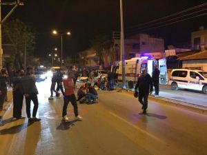 İzmir'de otomobilin çarptığı motosikletteki 2 kişi ağır yaralandı