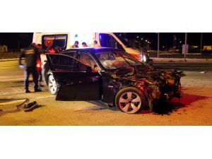 Sivas'ta otomobillerin çarpıştığı kazada polis memuru öldü, 3 kişi yaralandı