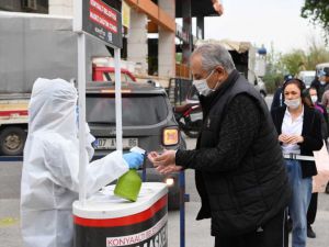 Antalya'da semt pazarlarında "sosyal mesafe" hassasiyeti