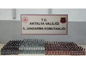 Antalya'da 300 litre kaçak içki ele geçirildi