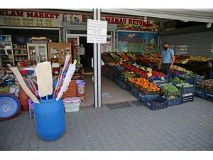 Adana'da gizli hayırsever mahallelinin market borcunu ödedi