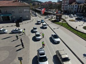 Kastamonu'da koronavirüs tedbirlerine uymayan 30 kişiye para cezası