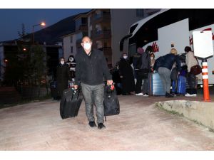 İsviçre'den getirilen 155 Türk vatandaşı Amasya'da yurda yerleştirildi