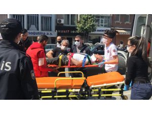 Beyoğlu'nda otomobilin çarptığı kişi yaralandı